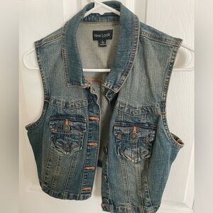 Denim vest. Like new. cropped. Vintage style